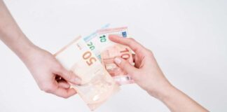 Italia, rincari in arrivo nel 2023: ecco quanto spenderanno in più le famiglie rincari