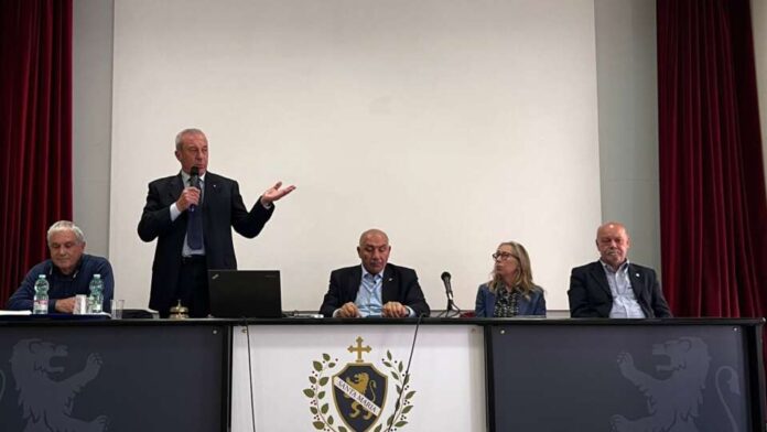 Tavolo relatori