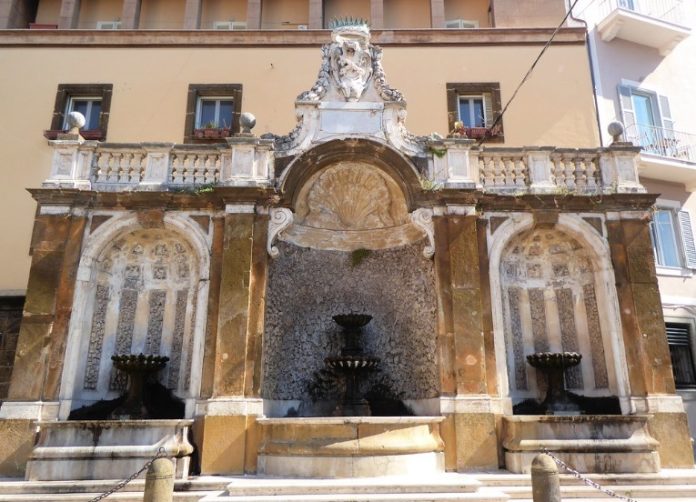 fontana_piazza_san_pietro_frascati