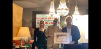 Federico Palmaroli in arte Osho presenta Er pugno se fa co la destra o co la sinistra?