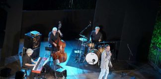 Ariccia, sold out e applausi a scena aperta per Gianluca Guidi alla prima di “Fantastiche Visioni”