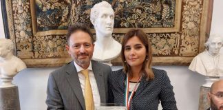 Convegno amianto e uranio impoverito, in guerra e in pace: consegnata una targa in memoria di Franco Di Mare a sua figlia Stella