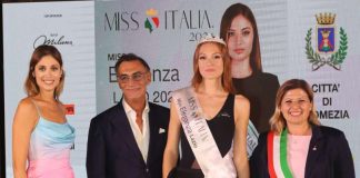 Miss Italia: Con eleganza, portamento, capelli rossi e lentiggini Camilla Bodesmo trionfa a Pomezia
