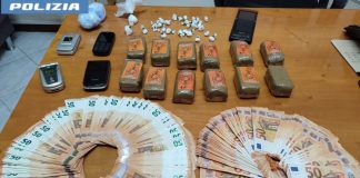Zagarolo, arrestato dalla Polizia di Stato un anziano che aveva in casa più di un chilo di hashish e un etto di cocaina.