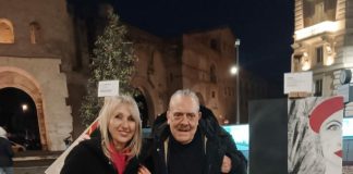 A Largo Federico Fellini si accende il Natale con le foto Rino Barillari e le opere di Patrizia Claps