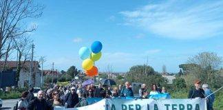 Il Vescovo di Albano Vincenzo Viva alla marcia giubilare per la terra