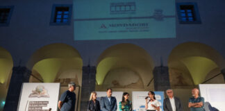 “Velletri Libris” 2025 parte con il pienone: al Chiostro Chiara Valerio ha raccontato “La fila alle poste”