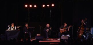 Tuffo nel mondo di Renato Carosone con gli Ànema e Enzo Decaro, applausi ed emozioni a “Fantastiche Visioni”