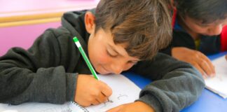 Dal relax estivo alla corsa ai libri scolastici: come risparmiare sui libri per la scuola 2025-26 con Mondadori