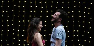Al Teatro Bernini di Ariccia “sorrisi seri” con i giovani, il male del secolo e l’ironia di “Interno Camera”