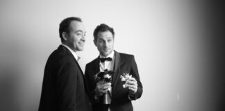 “Giradischi e papillon show”: Attilio Fontana ed Emiliano Reggente festeggiano 15 anni di sodalizio artistico al Teatro Roma