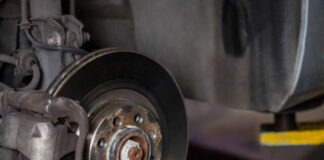 Freni usurati e il conto che nessuno si aspetta